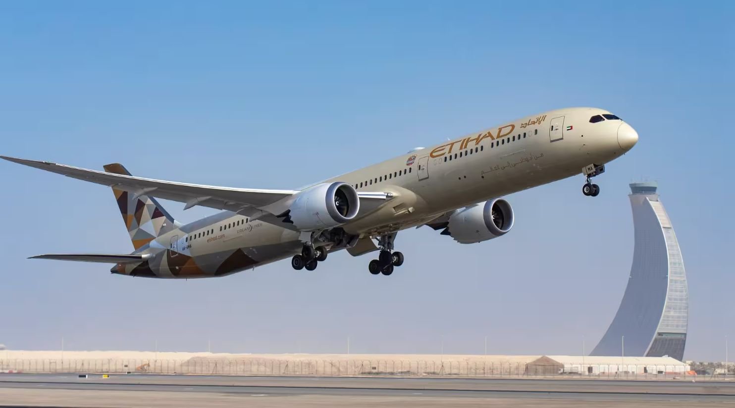 Etihad Airways resumes some operations, but commercial flights still remain halted