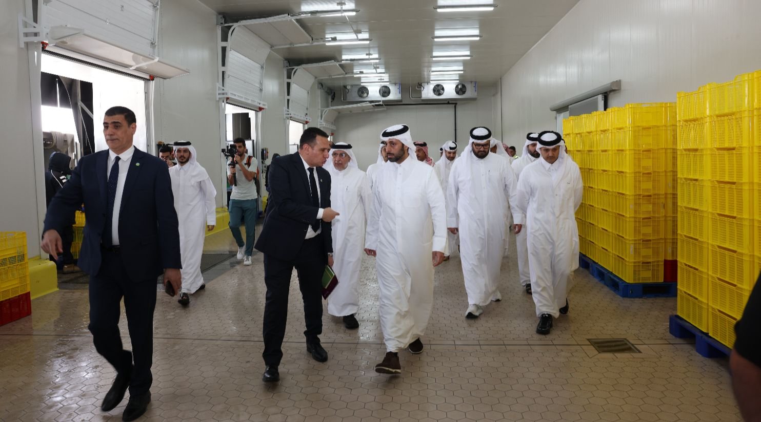 Minister of Municipality Visits Mazzraty to Review Poultry and Dairy Projects Strengthening Qatar’s Food Security Ecosystem