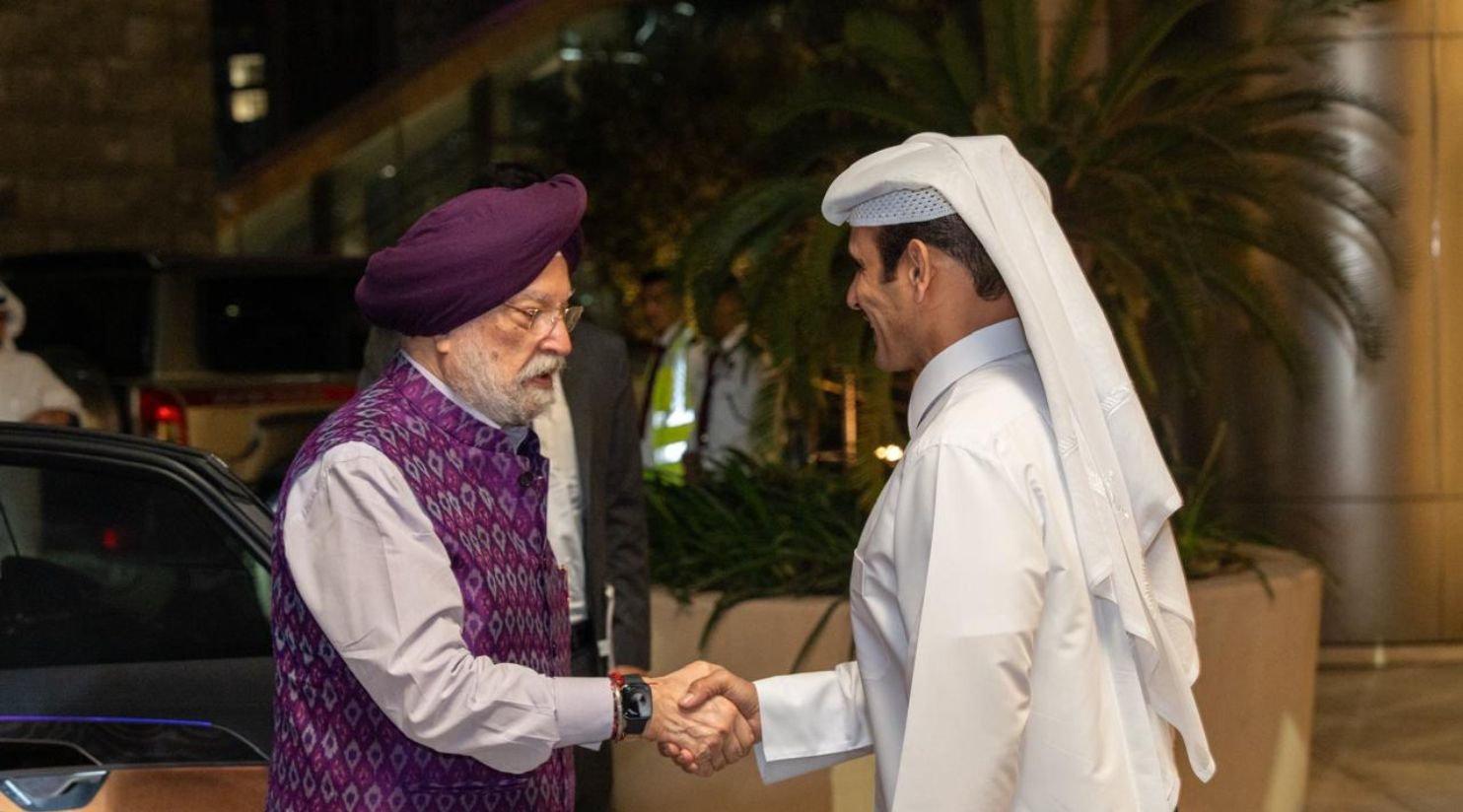 Indian Minister of Petroleum and Natural Gas visits Qatar