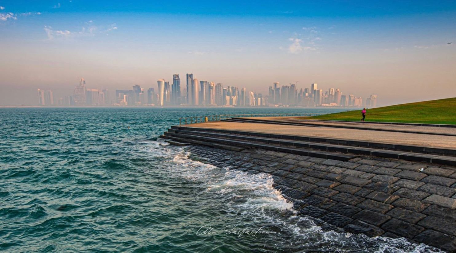 Qatar’s Meteorology Department warns of strong winds, rough seas on Saturday
