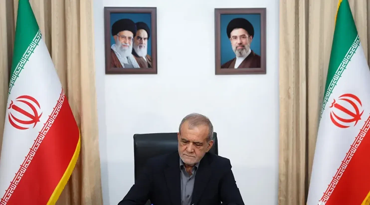 IRAN PRESIDENT SAYS TEHRAN WILL NOT TRADE INSULTS WITH TRUMP