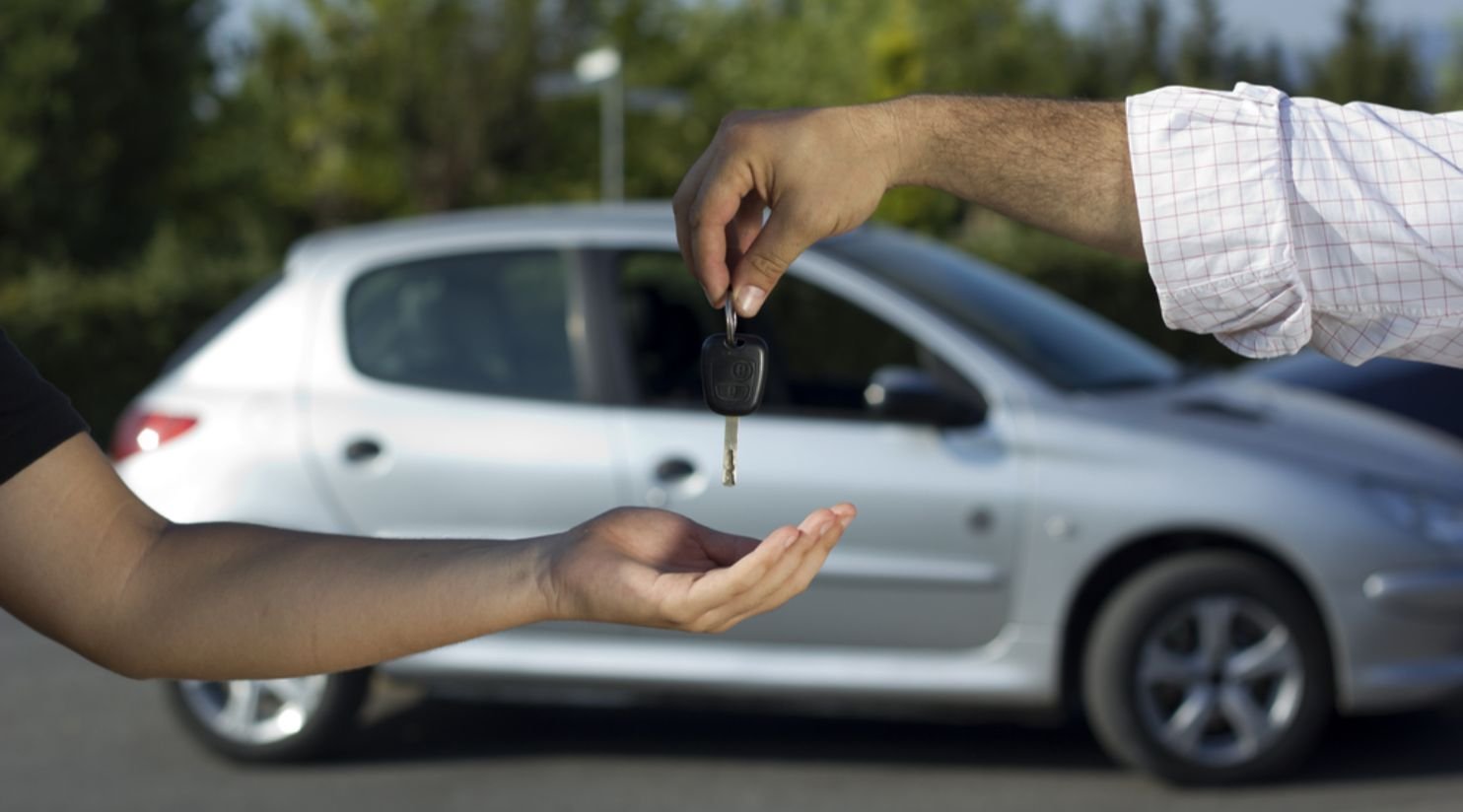 Car Rental vs Buying in Qatar: Expat Cost Guide