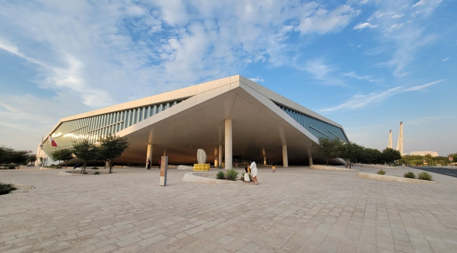 HH The Amir issues decision to restructure Qatar National Library Board